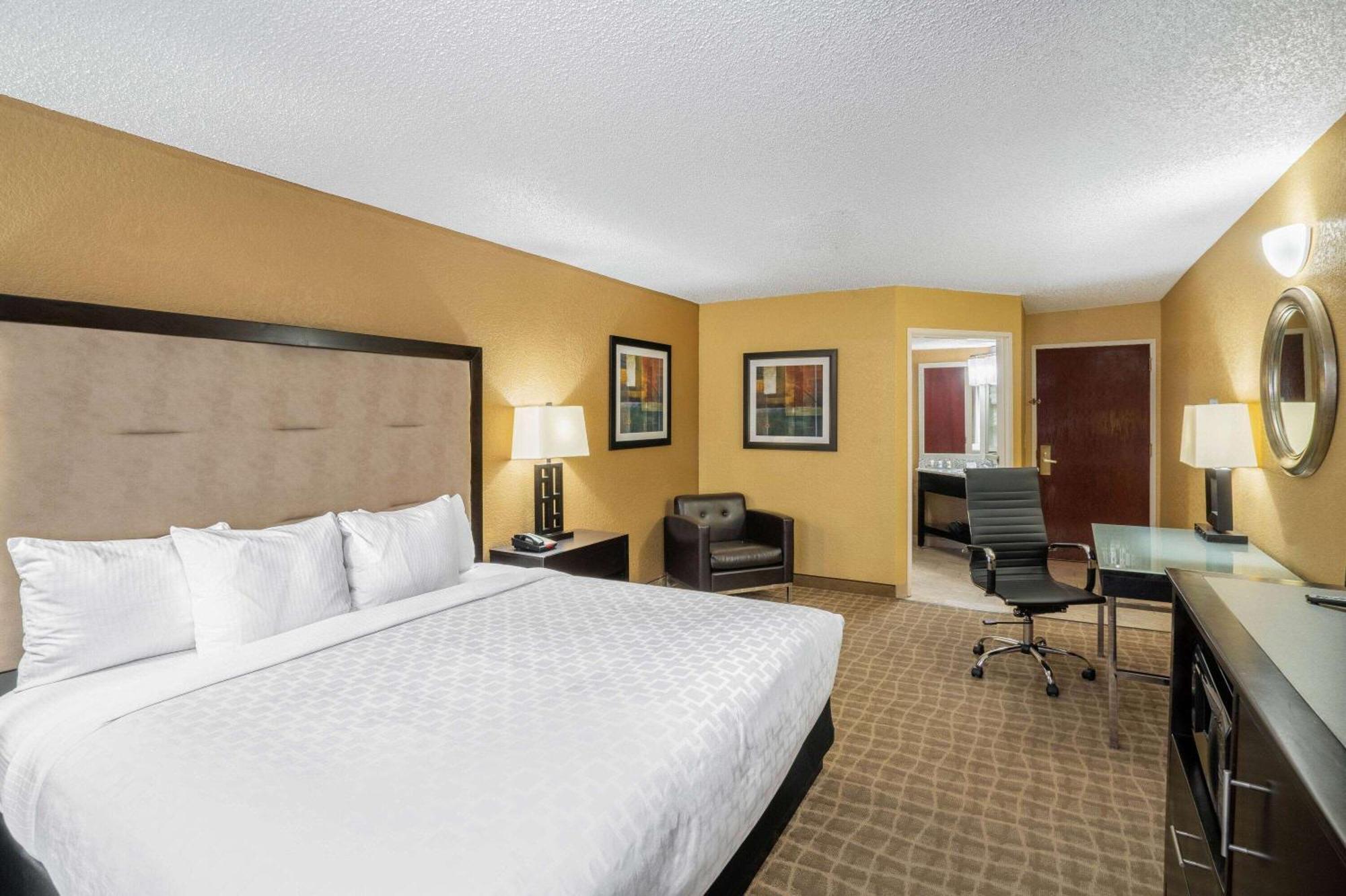 La Quinta By Wyndham Hot Springs Hotel Kültér fotó